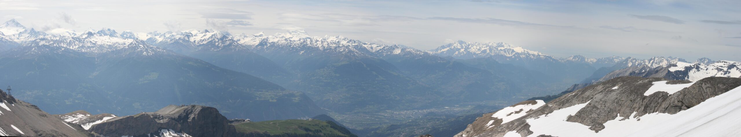 Panorama von Crans-Montana in den Schweizer Alpen